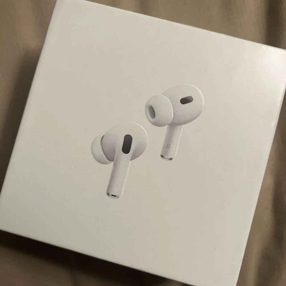 Apple pro 2nd generation air pods, magsafe wireless charging case
